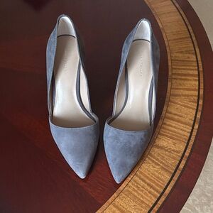 Ann Taylor Gray Suede Heels (Never worn)